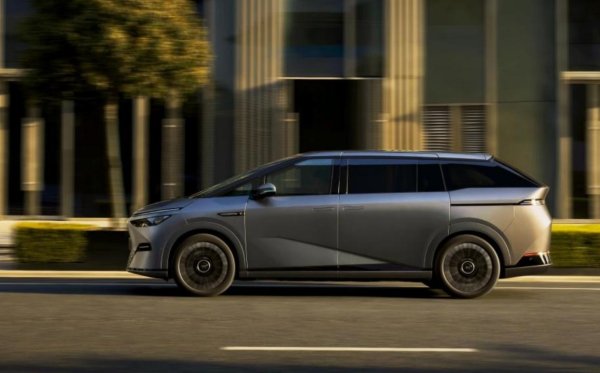 金控配资 小鹏X9焕新预售39.98万元起 MPV竞逐升温